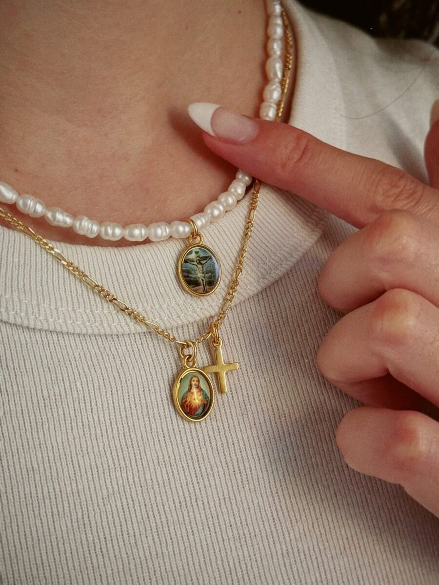 'Tiny Crucifix on Pearl' Necklace